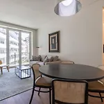 Deluxe Apartment In City Center By Lovelystay