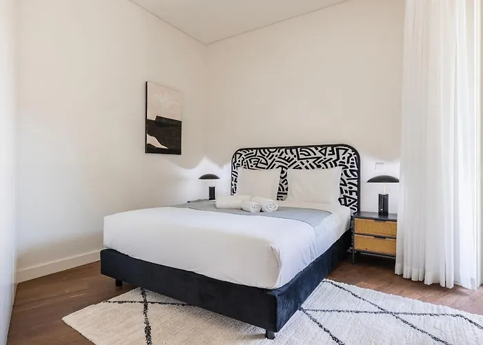 Deluxe Apartment In City Center By Lovelystay