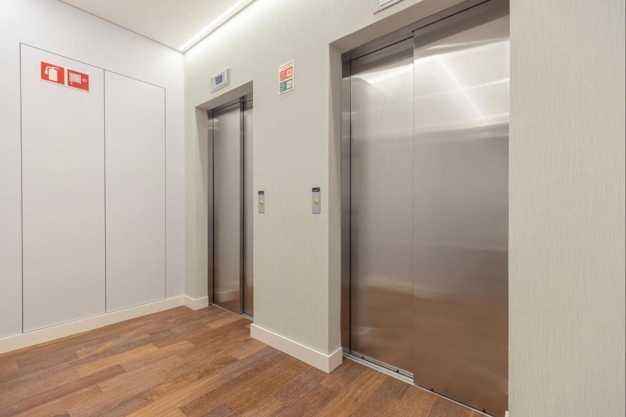 Deluxe In Center By Lovelystay Apartment