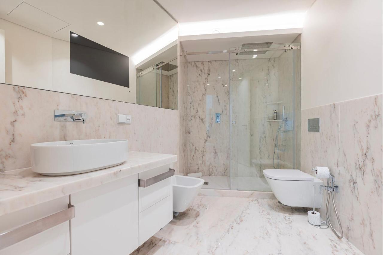 Deluxe In Center By Lovelystay Apartment *